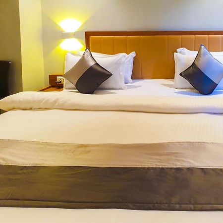 Hotel Nova Star Раджкот Екстер'єр фото