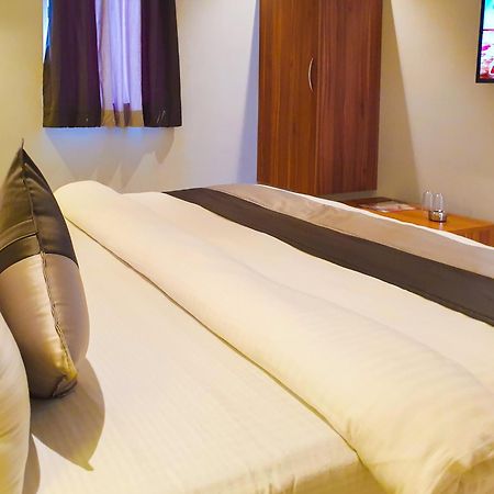 Hotel Nova Star Раджкот Екстер'єр фото