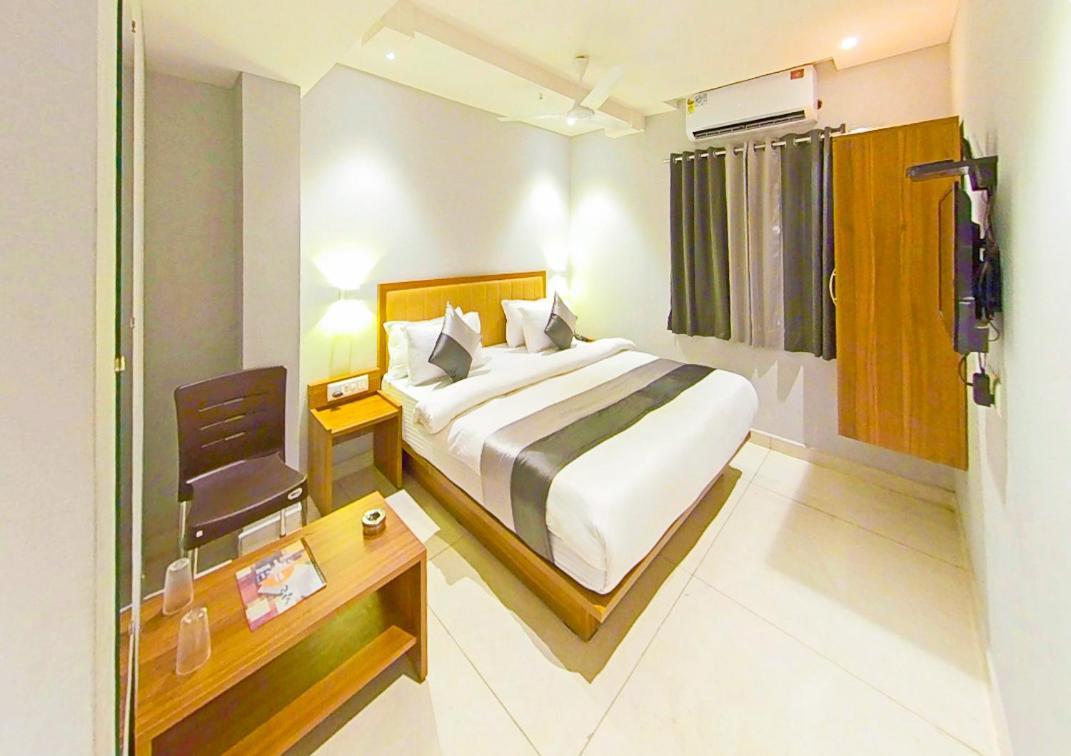 Hotel Nova Star Раджкот Екстер'єр фото