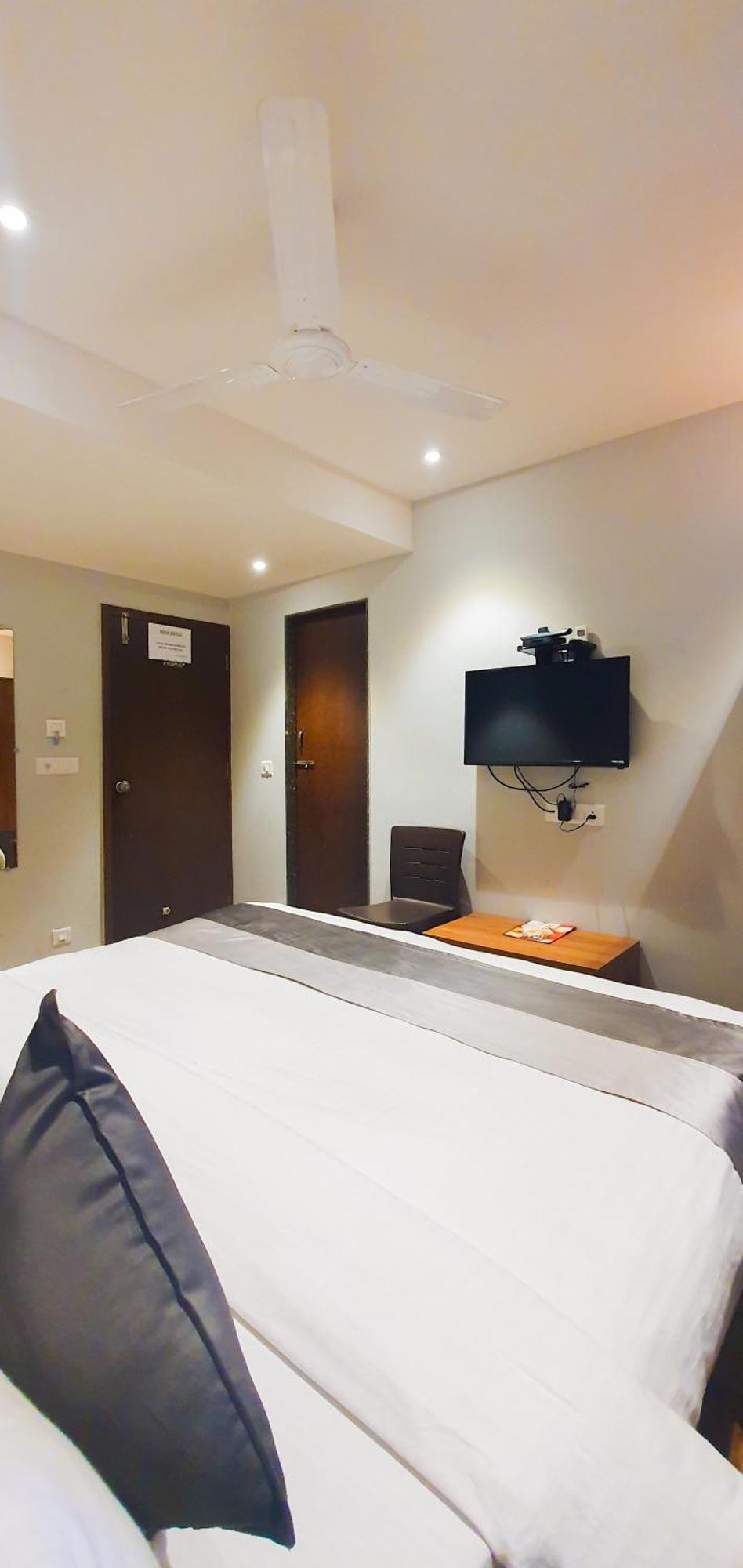 Hotel Nova Star Раджкот Екстер'єр фото