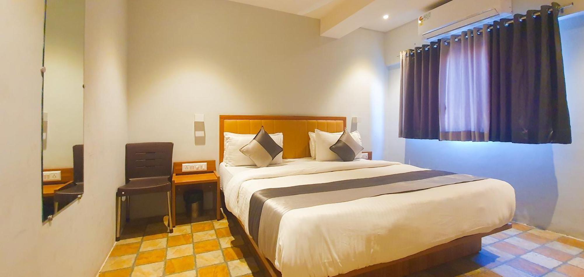 Hotel Nova Star Раджкот Екстер'єр фото
