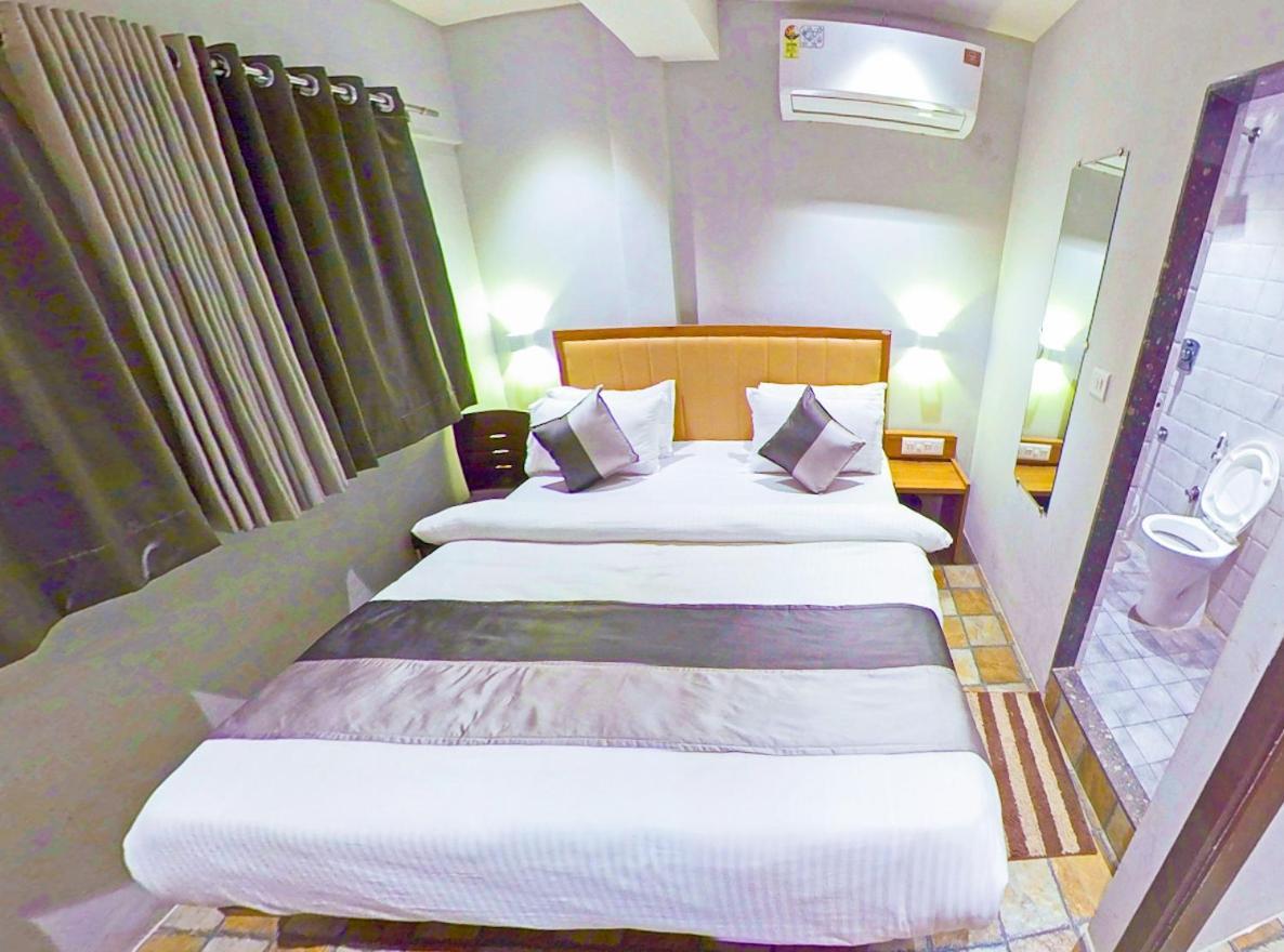 Hotel Nova Star Раджкот Екстер'єр фото