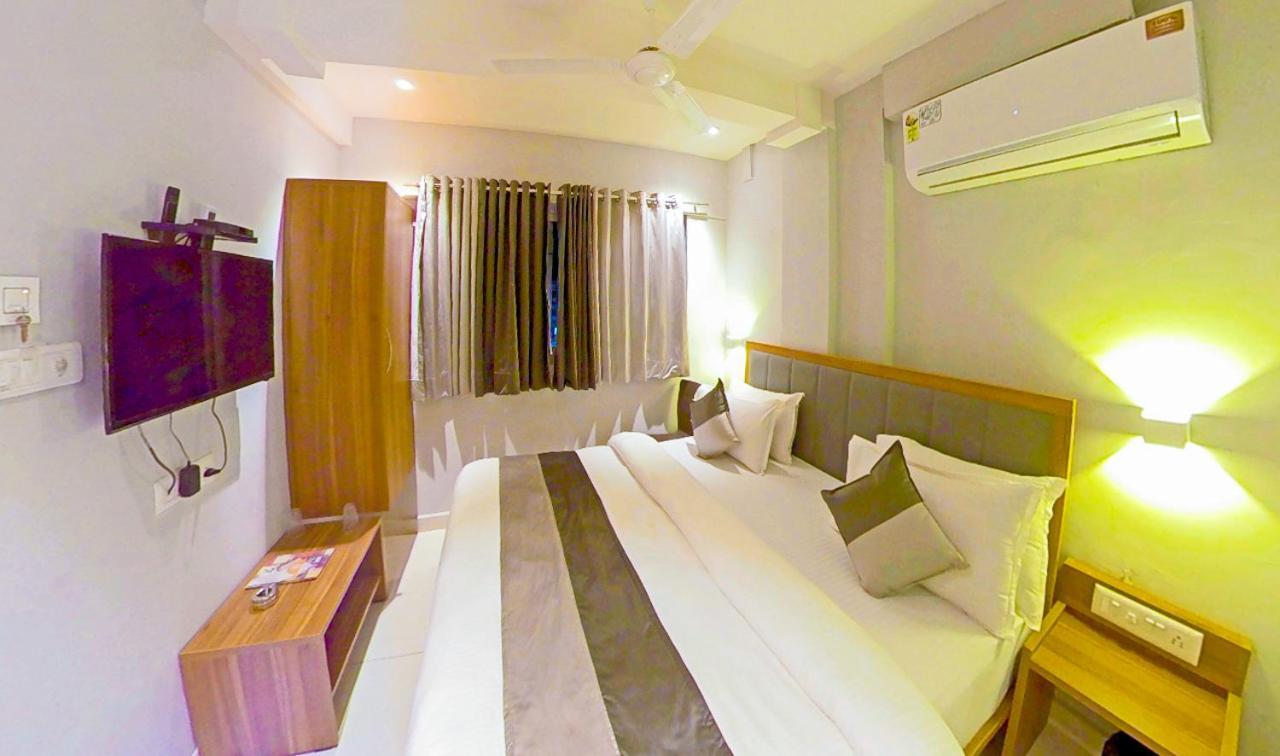 Hotel Nova Star Раджкот Екстер'єр фото