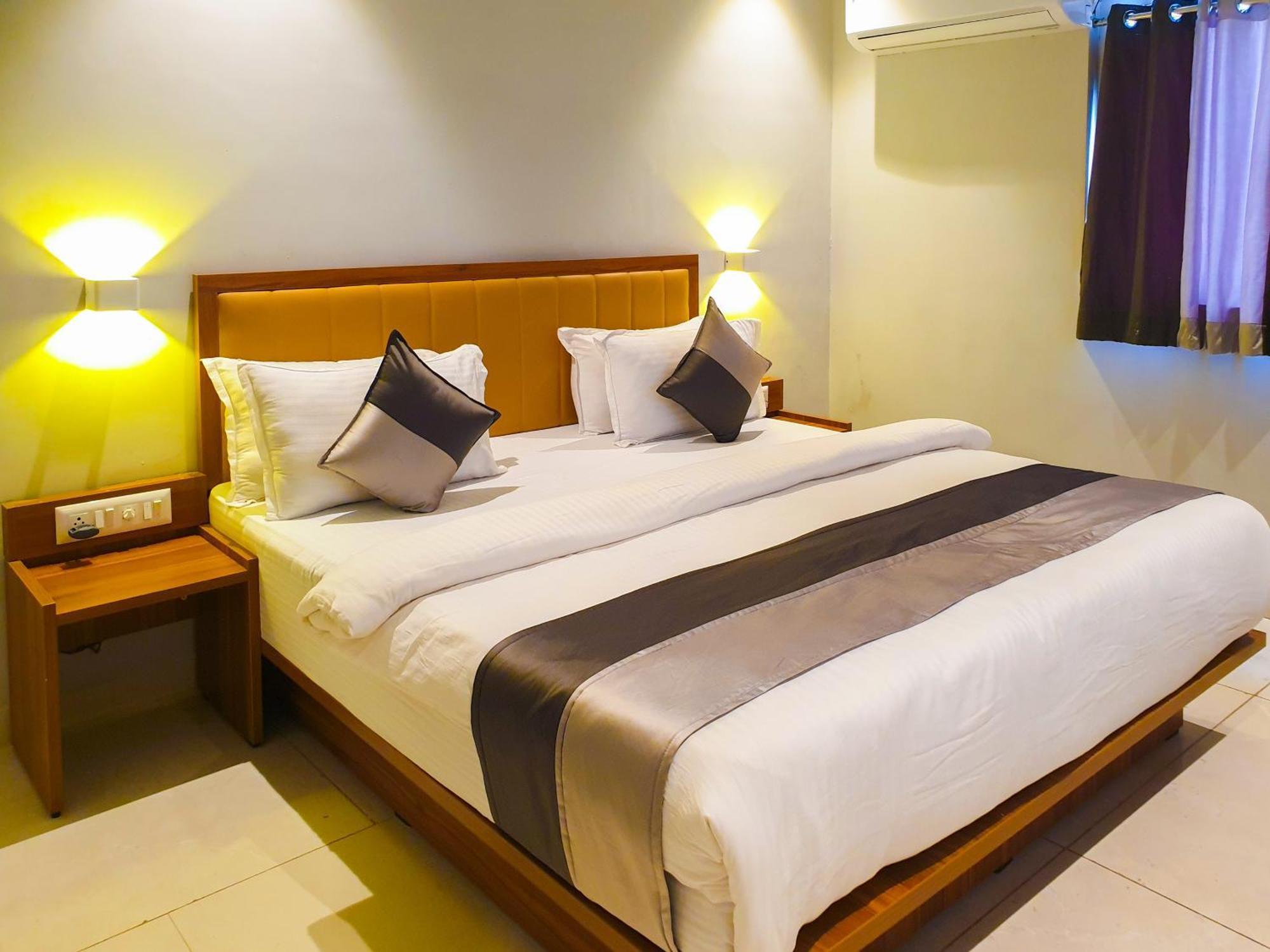 Hotel Nova Star Раджкот Екстер'єр фото