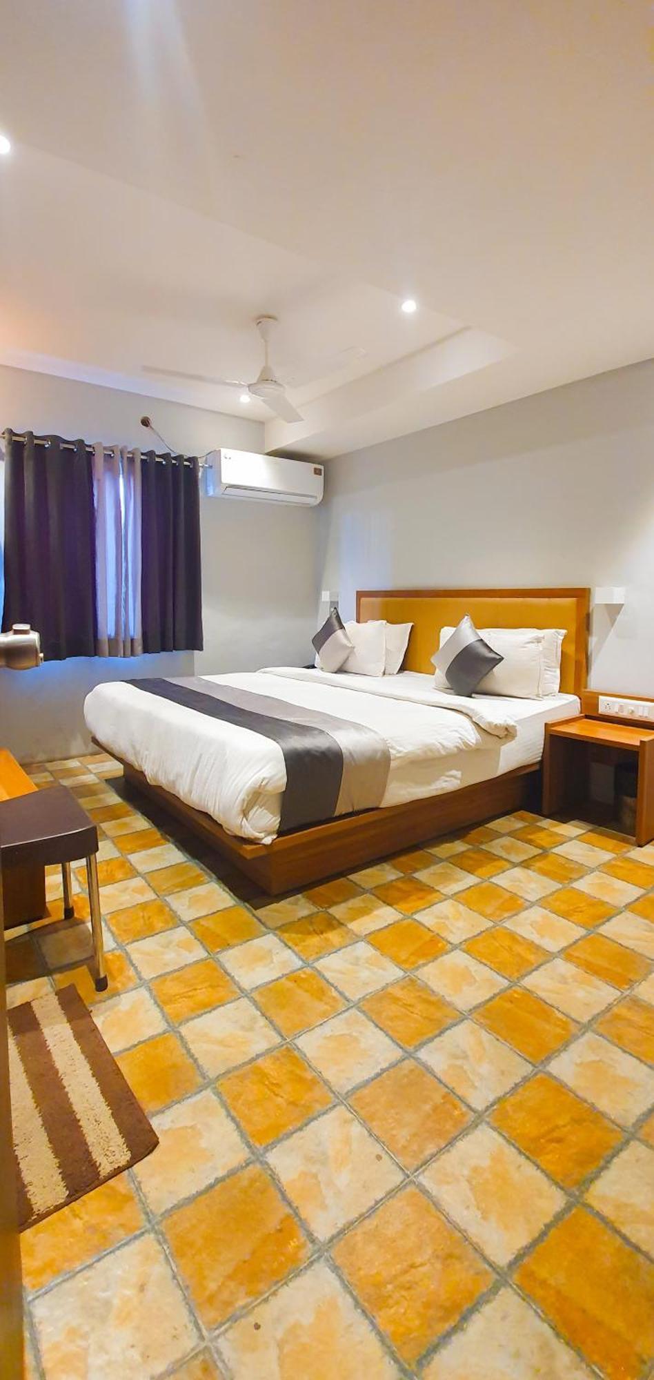 Hotel Nova Star Раджкот Екстер'єр фото