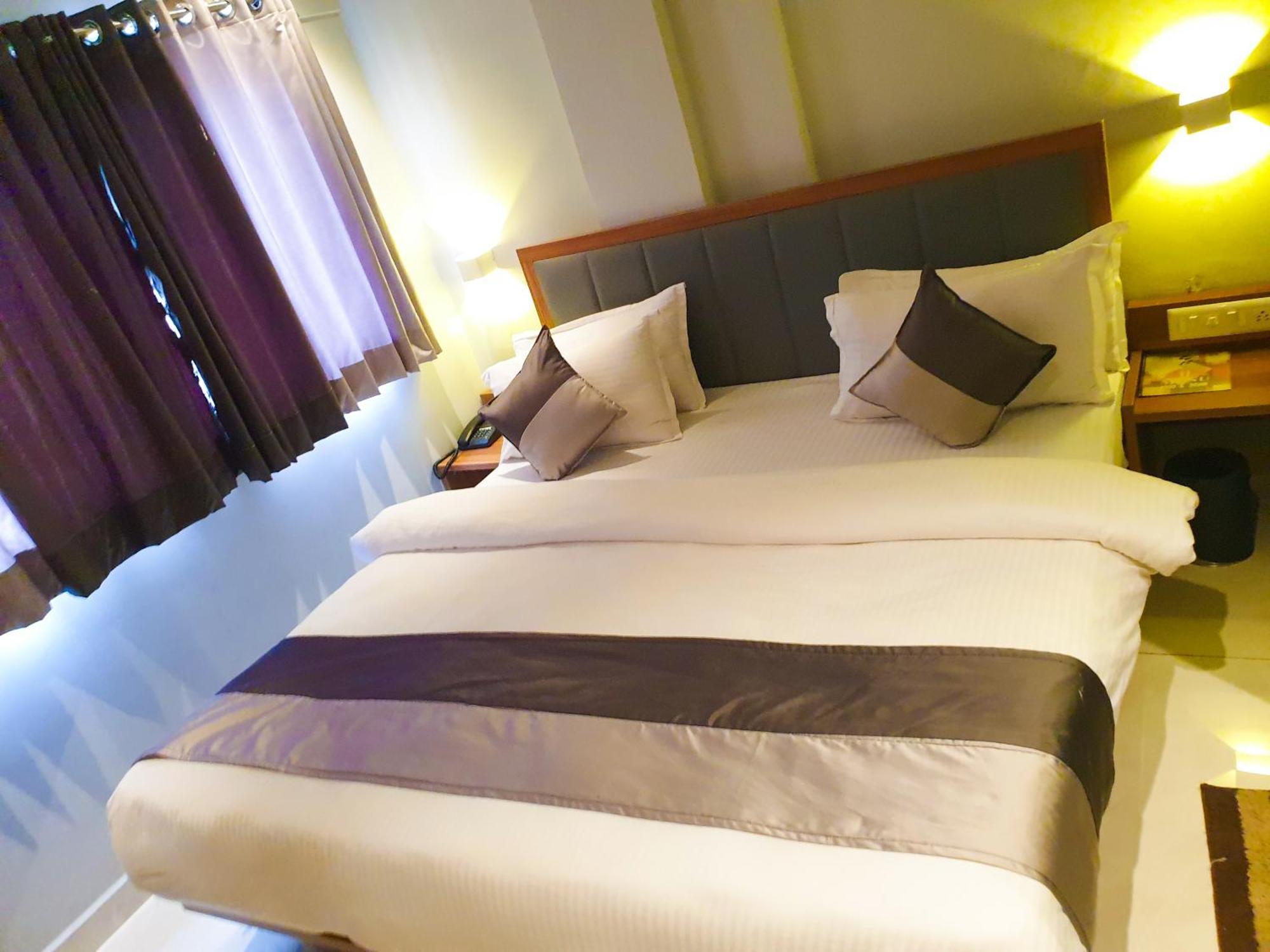 Hotel Nova Star Раджкот Екстер'єр фото