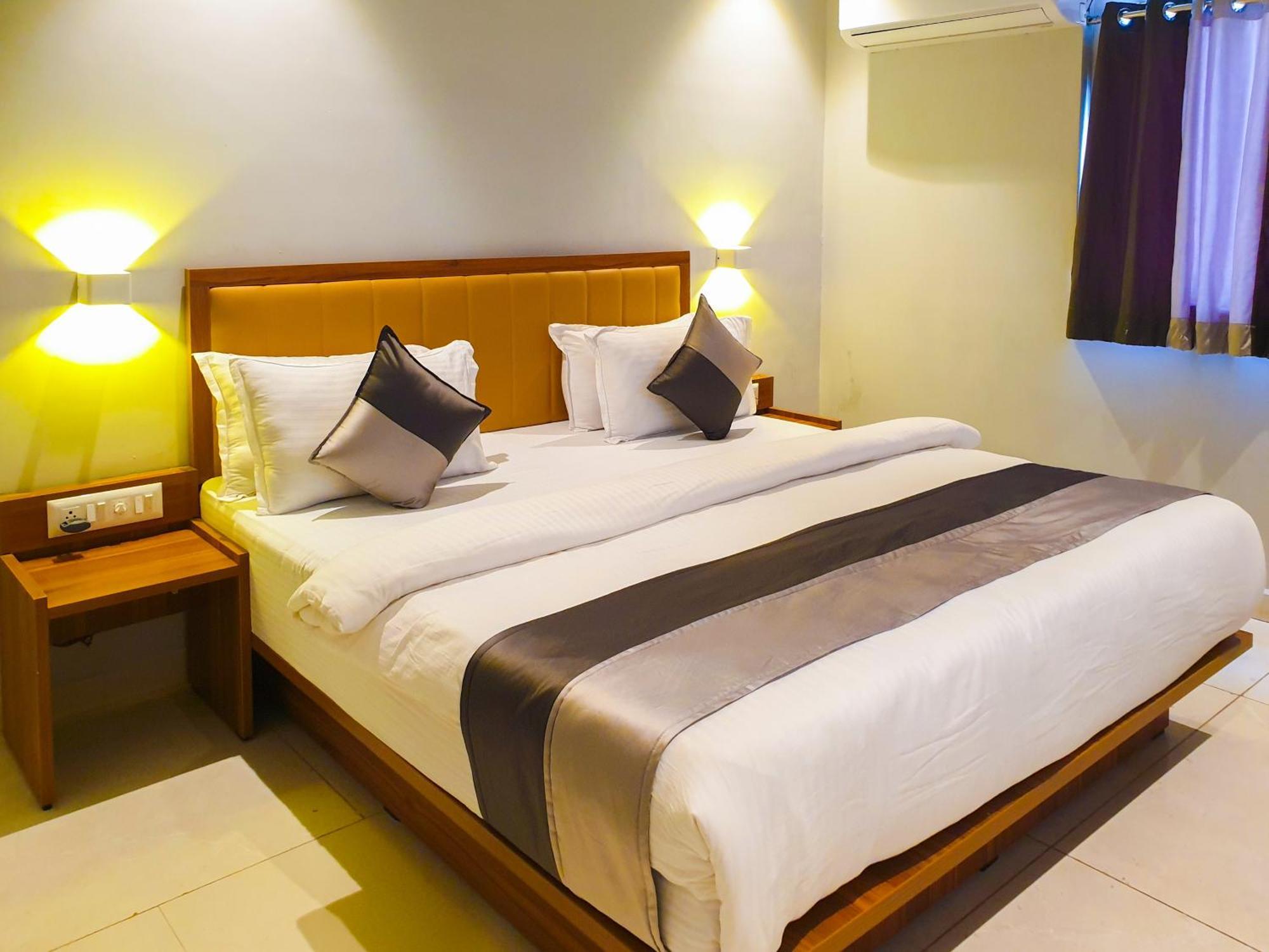 Hotel Nova Star Раджкот Екстер'єр фото